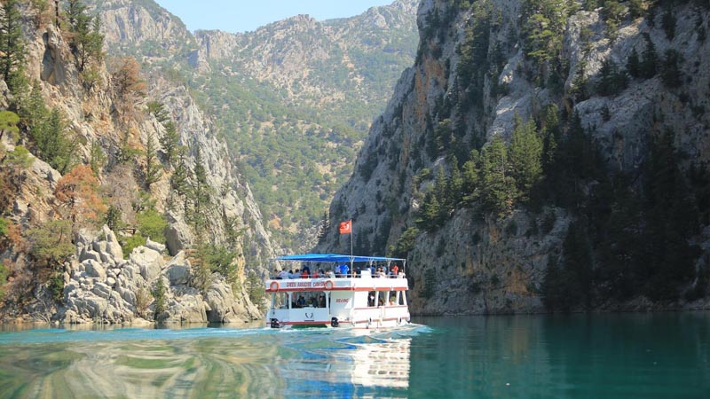 Green Canyon Boat Tour Departing from Side Fishing and Lake Tour