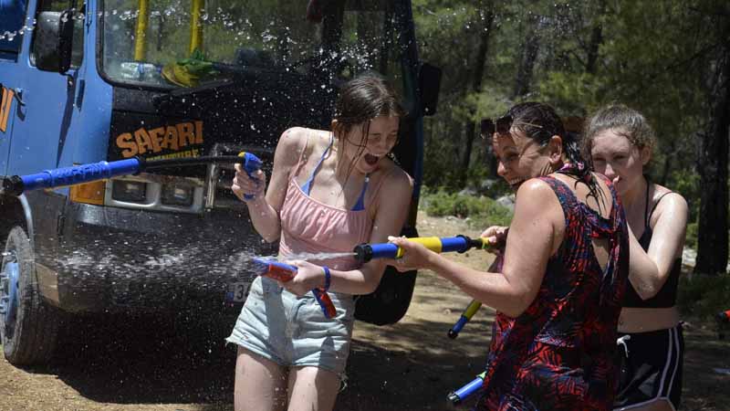 splash feast safari lara